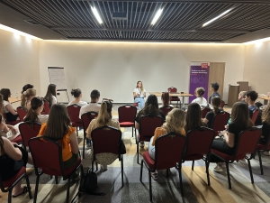 DRUŽENJE MLADIH KRITIČARA