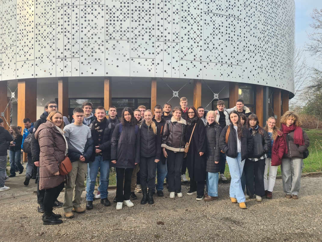 FEMICID STOP: POGLED KROZ UMJETNOST